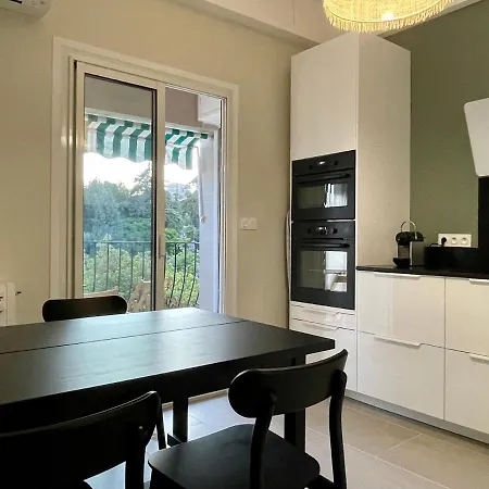 Air-conditioned With Garage Near The Sea Апартаменты